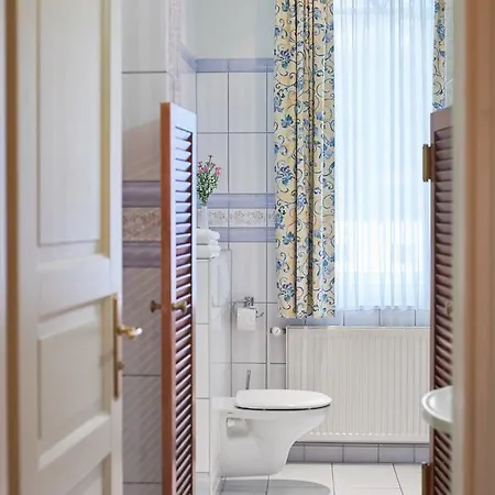 Edelweiss Apartment *